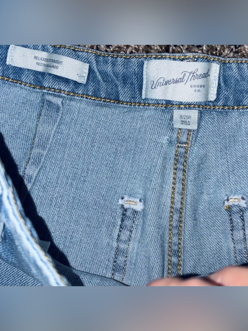 Universal Thread Women’s Light Wash Relaxed Straight Wide Leg Jeans - Size: (8) - Picture 9 of 12